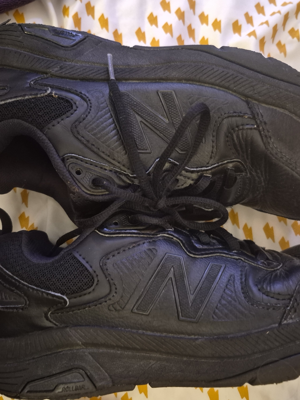 New Balance All-Black Women's Non Slip Work Shoes Size 7.5